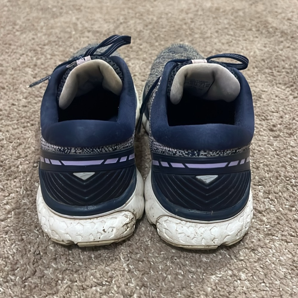 Brooks Ghost 11 (Size 9) - Picture 3 of 7